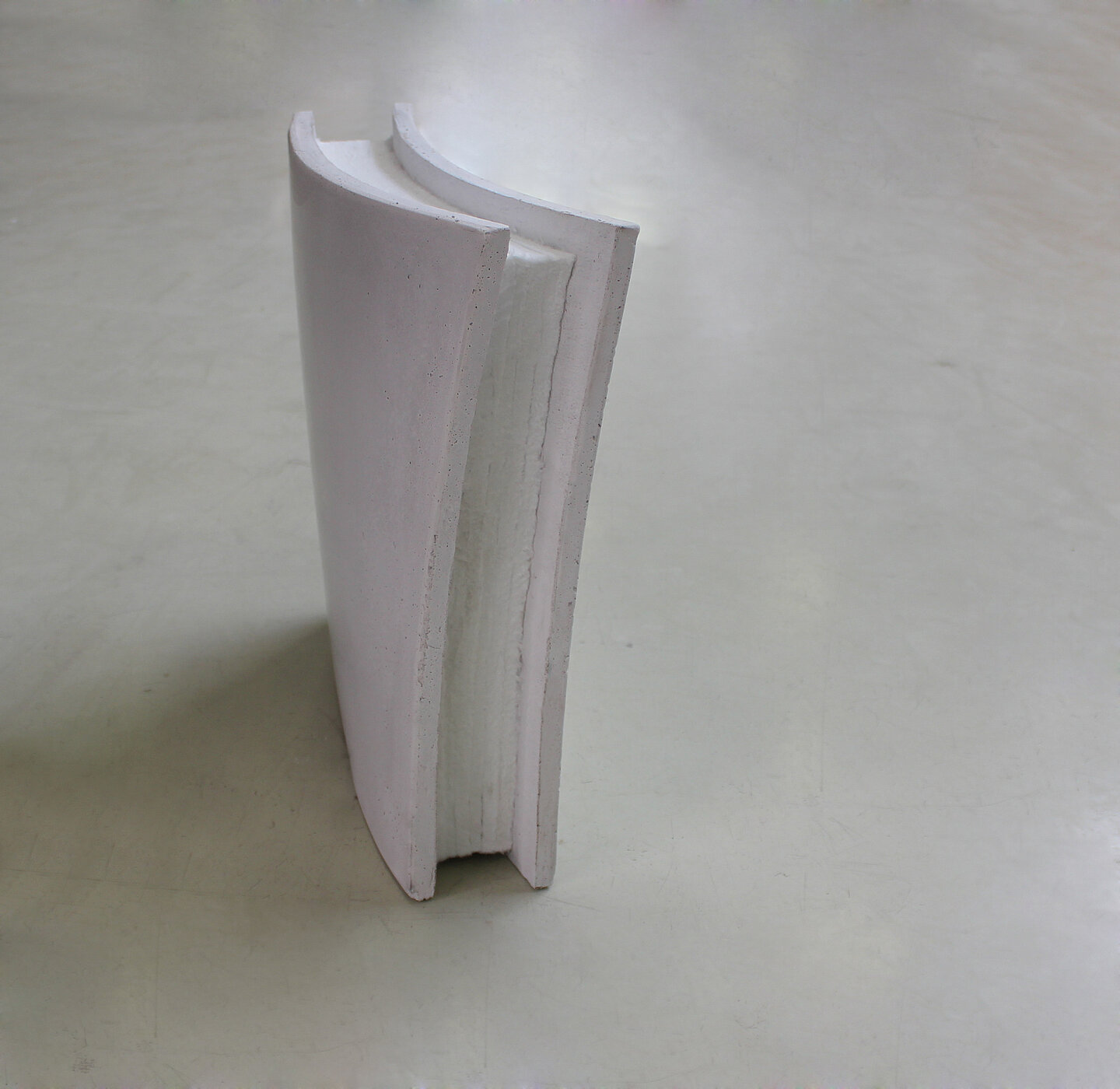 Innovativer Dämmstoff „Slentex“ (Bauteil; Foto: HTWK Leipzig) hellgraues Bauteil