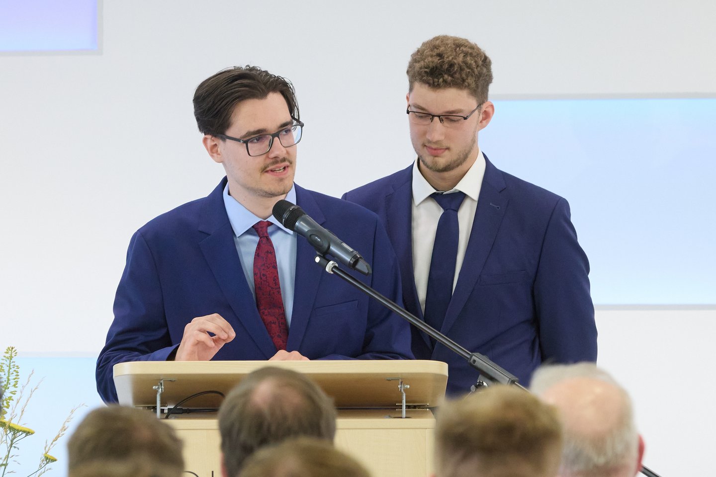 Tim Wutzler und Max Kaul Die Dankesworte des Abschlussjahrgangs