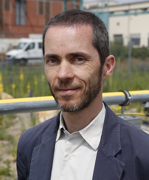 Prof. Robert Huhn im Wasserstoffdorf (Bild: HTWK Leipzig)