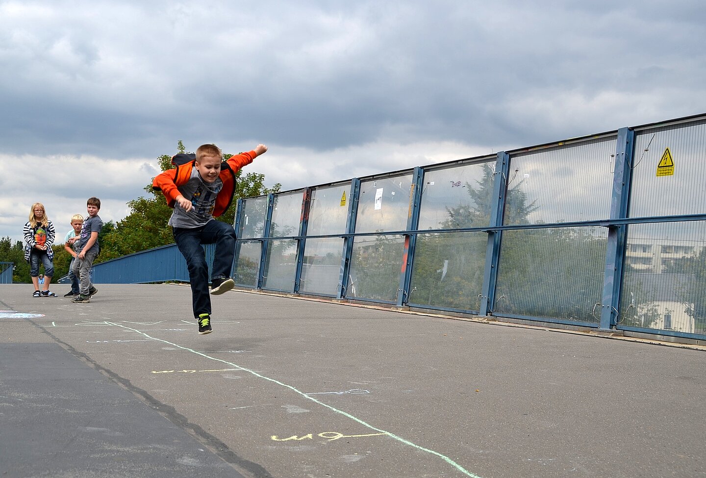 SpielRaum Grünau (Foto: Maria Garz, Grünau bewegt sich) Kinder beim Spielen