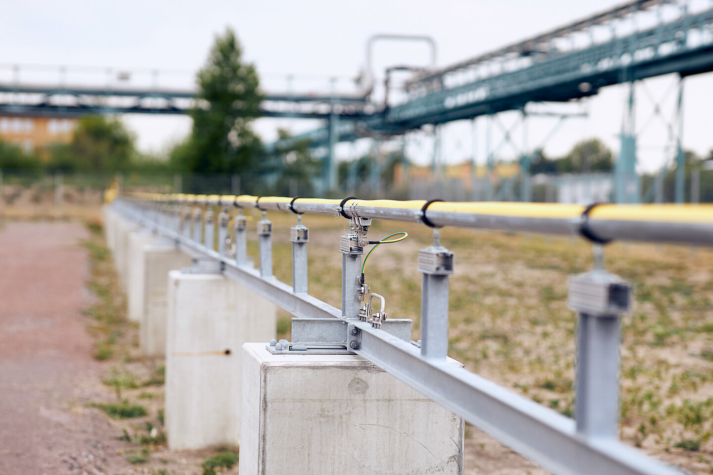 Wasserstoffdorf Bitterfeld-Wolfen Herzstück des Wasserstoffdorfs Bitterfeld-Wolfen ist ein 1.400 Meter langes Verteilnetz für reinen Wasserstoff