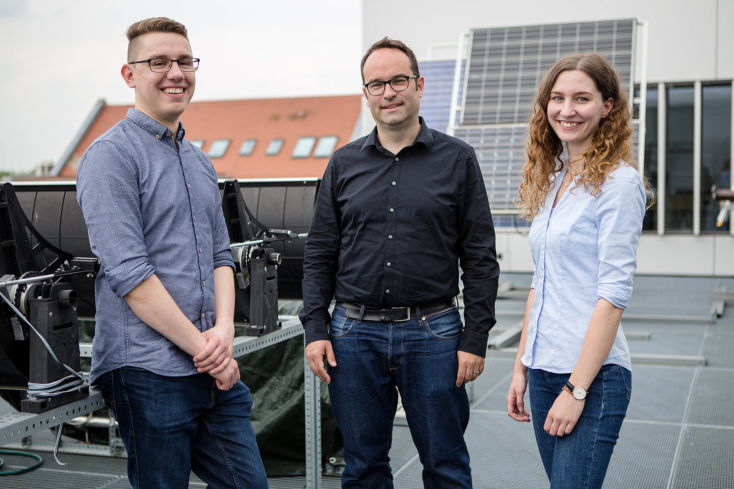 Haben ein Basismodell des deutschen Energieverbrauchs für das internationale Online-Simulationsprogramm „Energyplan“ erstellt: Martin Hafemann, Prof. Jens Schneider und Stefanie Penzel. (v.l.n.r.; Foto: Robert Weinhold/HTWK Leipzig) Haben ein Basismodell des deutschen Energieverbrauchs für das internationale Online-Simulationsprogramm „Energyplan“ erstellt: Martin Hafemann, Prof. Jens Schneider und Stefanie Penzel. (v.l.n.r.; Foto: Robert Weinhold/HTWK Leipzig)